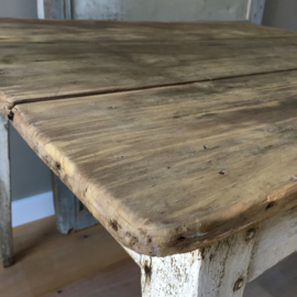 OV20110590 Old French farmer's table with drawer and patina in beautiful condition! Size: 1.03 m. wide / 70 cm. high / 79.5 cm. deep. Can be picked up or delivered for a fee.