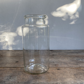 OV20111030 Antieke Franse apothekers pot van mond geblazen glas in prachtige staat! Afmeting: 25 cm hoog / 12,5 cm doorsnede (onderzijde) / 11 cm (bovenzijde)