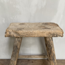 OV20110764 Old French wooden stool in beautiful gray weathered condition! Size: 54.5 cm. high / 44 cm. long / 21 cm. wide. Pickup only.