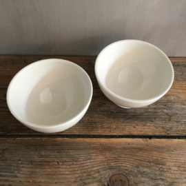 AW20110701 Set of 2 old sturdy rinsing bowls with blind mark 3B in perfect condition! Size: 8 cm. high / 13 cm. cross section
