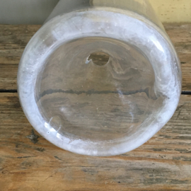 OV20110664 19de eeuwse Franse visfuik van mondgeblazen glas in mooie staat! Afmeting: 31,5 cm. hoog / 10,5 cm. doorsnede