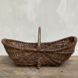 OV20110763 Old French willow picking basket in beautiful condition! Size: 61 cm. long / 16 cm. high (up to the handle)