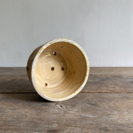 AW20111110 Old French goat cheese mold in soft yellow in beautiful rustic condition! Size: 12.5 cm cross section / 7.5 cm high