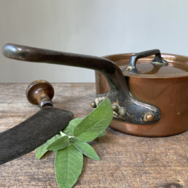 OV20111017 Old French copper saucepan with lid marked - Villedieu ML France - 2 mm thick in heavy restaurant quality in beautiful condition! Size: 14.5 cm cross section / 14.5 cm