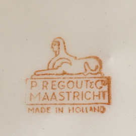 AW20110643 Oude puddingvorm stempel  - P.Regout & Co Maastricht made in Holland - periode: 1935-1955. Licht beboterd in prachtige staat! Afmeting: 7 cm. hoog / 19,5 cm. doorsnede