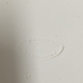 AW20110986 Old Dutch serving dish with matching lid blind mark - P.Regout Maastricht - in beautiful condition! Size: 28 cm. long / 26 cm. deep / 5.5 cm. high (up to the lid)