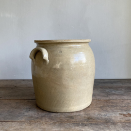 AW20111211 Grote oude Franse pot van grès aardewerk in prachtige staat! Afmeting: 25,5 cm hoog /  21,5 cm doorsnede (bovenzijde) / 23 cm doorsnede (onderzijde)