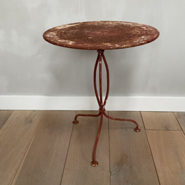 BU20110095 Old French iron garden table in original weathered red color in beautiful condition! Size: 53.5 cm. high / 47 cm. cross section.