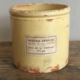 AW20110605 Old French confiture jar in soft yellow marked NV and still with label in beautiful condition! Size: 9 cm. high  /. 9.5 cm. cross section.