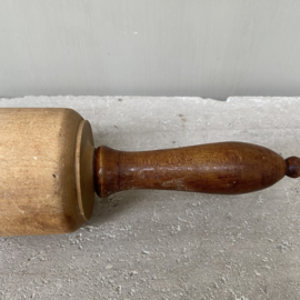 OV20110753 Old wooden French rolling pin beautiful weathered.....and in beautiful condition! Size : 50 cm. long / 7 cm. intersection