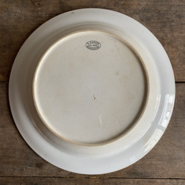 AW20111142 Antique Dutch dish / plate stamp - P. Regout anno 1836 Maastricht - period: 1881 in lightly buttered beautiful condition. Small hairline on the edge (see photo) Size: 33 cm cross section / 4.5 cm high.