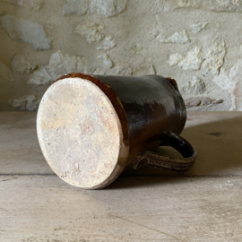 AW20111257 Large antique French chocolate jug with a yellow glazed interior in beautiful condition! Size: 20.5 cm high / 12 cm  cross section.