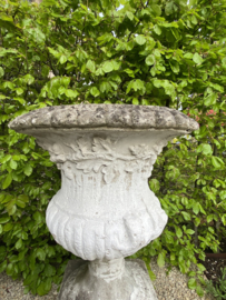 BU20110093 Large antique French concrete garden vase including pedestal in beautiful weathered condition! Size: 92 cm. high / 55 cm. intersection. Only pick up or delivery within NL for a fee.