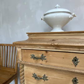 OV20110805 Antique Swedish chest of drawers in beautiful original untouched condition, period: 1890-1910. Size: 92.5 cm. wide / 98.5 cm. high / 50 cm. deep. Only pick up in shop or delivery within NL for a fee.