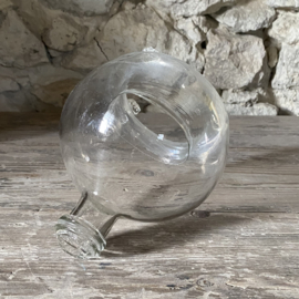 OV20111087 Antique French fly catcher made of mouth-blown glass in beautiful condition! Size: 16 cm high / 13 cm cross section (measured across the "belly")