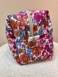 Gepersonaliseerde Quilted make-up tas - Pink with blue flowers
