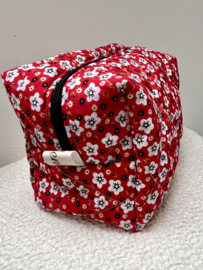 Gepersonaliseerde Quilted make-up tas - Red with white flowers