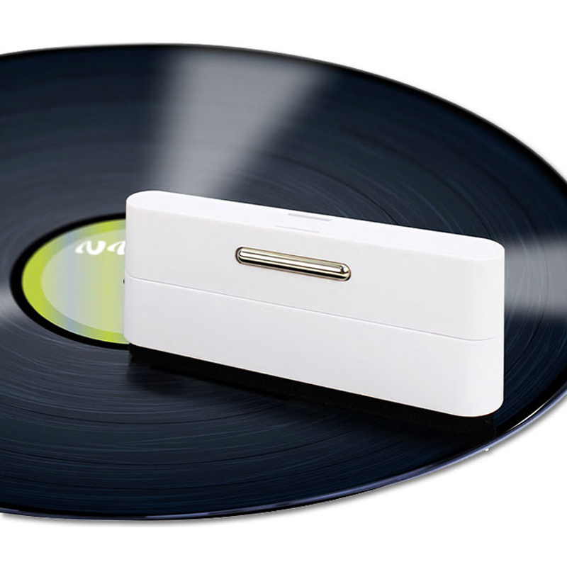 Goka White - Combination Brush for Vinyl Records with fluid