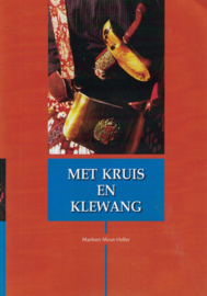 Met kruis en klewang