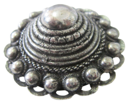 allergrootste bolle Zeeuwse knoop hanger, dichte achterzijde, zwaar verzilverd ZB039