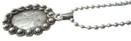 foto hanger zeeuwse knoopjes met plaats voor foto plus bolletjesketting ZKH624