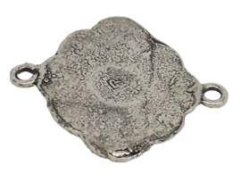 zeeuws ruitje met twee ogen aan smalste kant, lengte ong 3 cm ZB 036