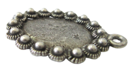 hanger met zeeuwse knopjes en plaats om foto te plakken ZB 041