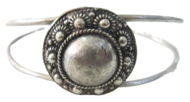 Buigarmband elegante zeeuwse knop verzilverd ZKA516