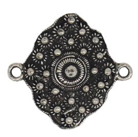 zeeuws ruitje met twee ogen aan smalste kant, lengte ong 3 cm ZB 036