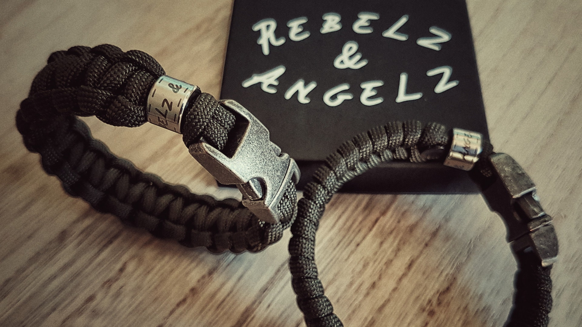 Gepersonaliseerde armbanden kopen? Ontwerp bij Rebelz &