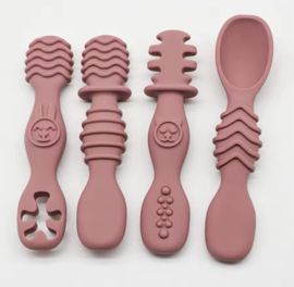 4 pieces of baby silicone chewing spoon set pink