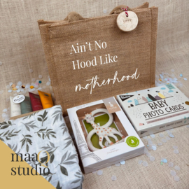 Kraamcadeaupakket "Ain’t No Hood Like Motherhood"