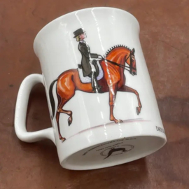 Tasse Dressurpferd von Bryn Parry