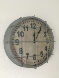 Retro Wandklok met Korf  40cm