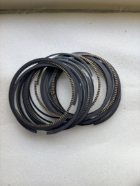 Zuigerveren sets  250/260 cc ( 5 sets )
