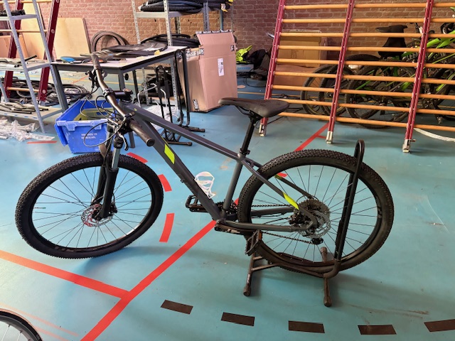 Cube Attention 27,5 inch Mountainbike Grijs/Groen, Gloednieuw