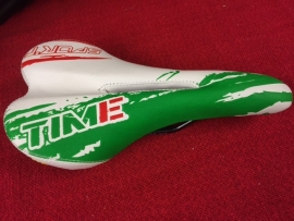 TIME Sport zadel ATB & Race, Wit/Groen/Rood, Gloednieuw