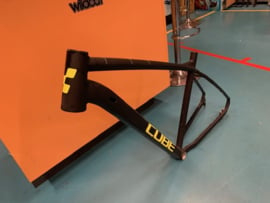 Cube Race1 29er,  XLarge/21 inch  Aluminium Frame, Mat zwart/Geel, Gloednieuw