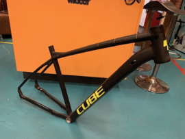 Cube Race1 29er,  XLarge/21 inch  Aluminium Frame, Mat zwart/Geel, Gloednieuw