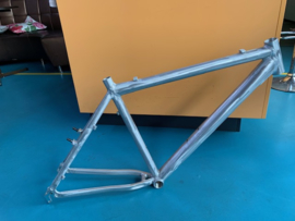 LA PIERRE 28 inch Race/CX Frame, Geborsteld Aluminium, Gloednieuw