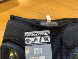 661, SIxSixOne Pro Bumber Protectieshorts, Zwart, Medium, Gloednieuw