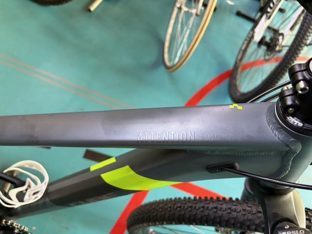 Cube Attention 27,5 inch Mountainbike Grijs/Groen, Gloednieuw