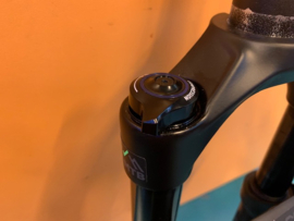 Rockshox Recon Luchtgeveerde Tapered Thru Axle Boost Lock-Out 29er ATB Voorvork, Zwart, GloedNieuw