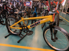 ONE PRO-XXL 20 Inch Wedstrijd BMX, Geel/Zwart, Zeer Mooi