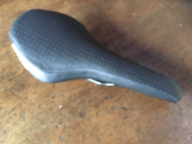 Selle Scape ATB/Race zadel, Zwart, Gloednieuw