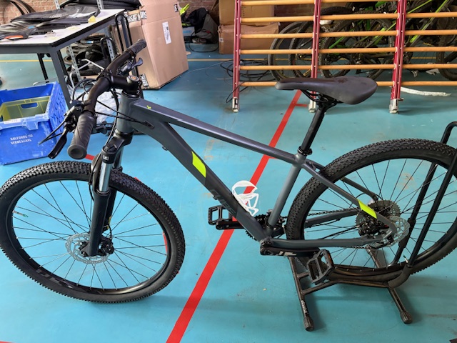 Cube Attention 27,5 inch Mountainbike Grijs/Groen, Gloednieuw