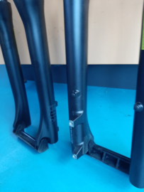 Suntour XVX 30 verende 27,5/650B Voorvork zwart