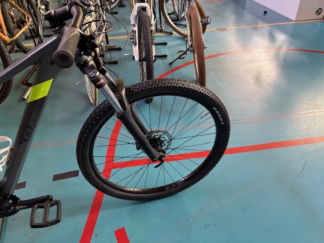 Cube Attention 27,5 inch Mountainbike Grijs/Groen, Gloednieuw