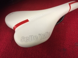Selle Italia X1, ATB Zadel Wit-Rood, Gloednieuw