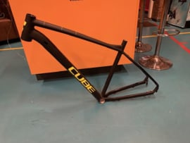 Cube Race1 29er,  XLarge/21 inch  Aluminium Frame, Mat zwart/Geel, Gloednieuw